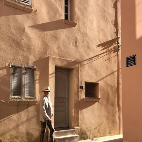 saint tropez ochre alley man white hat