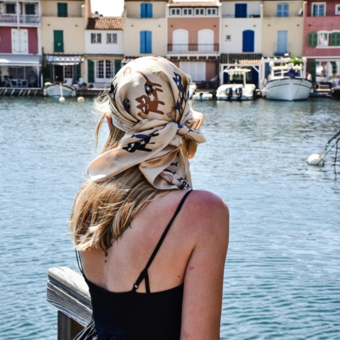 saint tropez woman black dress port grimaud style